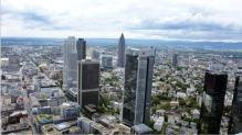 Blick vom Main-Tower, dem vierthchsten Gebude der Stadt. Der Ausblick ist fantastisch, aber der Wind in dieser Hhe weht enorm, 