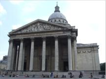 Das Gebude wurde ursprnglich als Kirche gedacht, im Auftrag von Knig Ludwig XV. aber von den Fhrern der Revolution zu einer nationalen Ruhmeshalle erklrt.