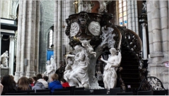 Die rmisch-katholische St.-Bavo-Kathedrale (niederlndisch Sint-Baafskathedraal)  ist nach dem Heiligen Bavo benannt.