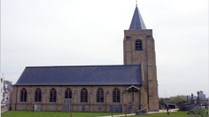 Die Kirche von Oostende, in der Dorpstraat.  Auen sehr schlicht. Aber innen sehr schn. 