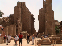 Der Karnak-Tempel. Ein berwltigendes Bauwerk. Besonders die 134 Sandsteinsulen, die einst ein Steindach trugen.