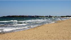 Der Sonnenstrand vor unserem Hotel. Im Sommer sicher einen Urlaub wert.