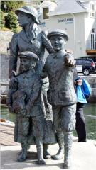 Annie Moore und ihre beiden Brder Anthony und Philip emigrierten am 20. Dezember 1891 mit der SS Nevada von Cobh in die USA
