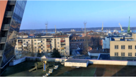 Vom Fenster unseres Hotels hatten wir einen schonen Blick ber die Stadt bis hinber zum Hafen.