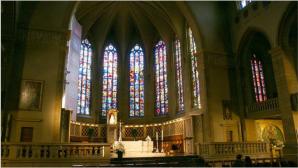 Die Kathedrale unserer lieben Frau von Luxemburg ist ein rm.-kath. Gotteshaus  und Sitz des Erzbistums. Die Luxemburger bezeichnen das Gotteshaus auch als Mariendom