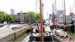 Hier im Freilichtmuseum liegen schne alte Schiffe vor Anker. Rotterdam ist der drittgrte Seehafen der Welt und liegt an einer der dichtest befahrenen Wasserstraen der Welt. 