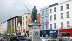 In der Saint Patrick's Street steht das Denkmal an Father Mathew: Er grndete 1838 den Verein der Abstinenzler (Knights of Father Mathew) und wurde damit zum Vorkmpfer der Bewegung fr Alkoholabstinenz