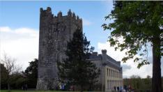 Das Blackwater Castle verdankt seinem Namen einem kleinen Bach, dessen Wasser sehr dunkel aussieht. Heute wird das Schlo fr Kinderveranstaltungen genutzt.