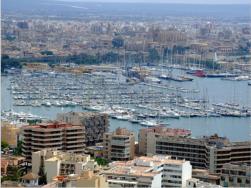 Der Hafen von Palma mit seinen hunderten Segelbooten jeder Gre und fr jede Brieftasche.