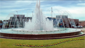 Auf dem Plaza de Colon befindet sich ein schner Brunnen aus dem Jahre 1957. Ein Geschenk des Commonwealth um die Ankunft von Trinkwasser zu feiern