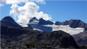 Der Dachstein mit dem Hallsttter Gletscher 