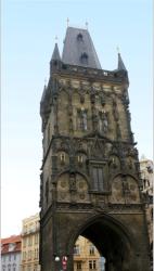 Der Prager Pulverturm ist eine der wichtigsten Sehenswrdigkeiten des mittelalterlichen Prag. Sein Bau begann 1475
