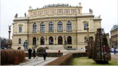 Die Karls-Universitt Prag ist die lteste und grte Universitt Tschechiens. Im Jahre 1348 wurde sie vom rmisch-deutschen Kaiser und bhmischen Knig Karl IV gegrndet. 