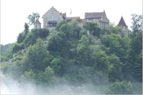 Das Schlo Laufen am Rheinfall kann auf eine tausendjhrige Geschichte zurck blicken und ist eng mit der Geschichte des Rheinfalls verzahnt. 