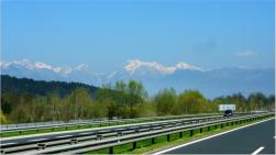 Die Steiner Alpen, ein Teil der Karawanken, auf dessen Gipfeln die Grenze zwischen sterreich und Slowenien verluft. Der Grintovec ist mit 2558 m die hchste Erhebung der Steiner Alpen. 